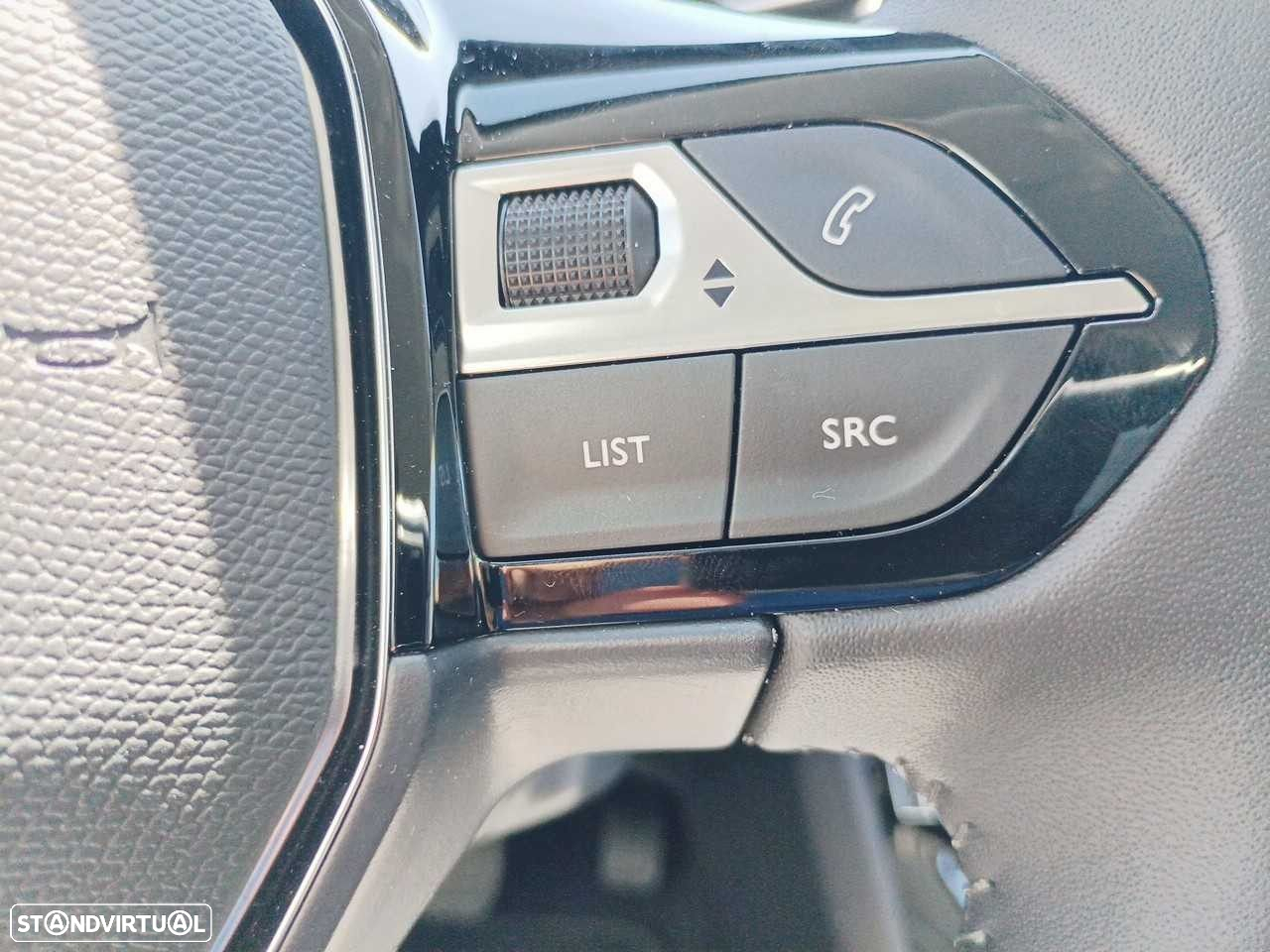 Peugeot e-208 - 16
