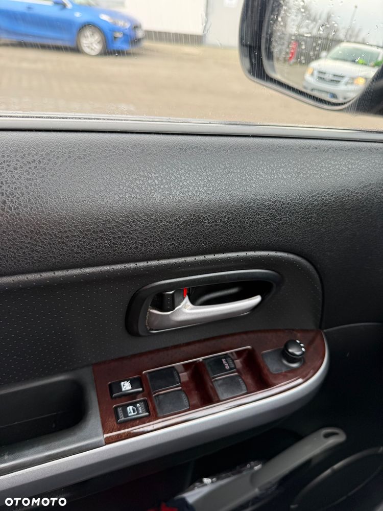 Suzuki Grand Vitara 2.0 De luxe - 21