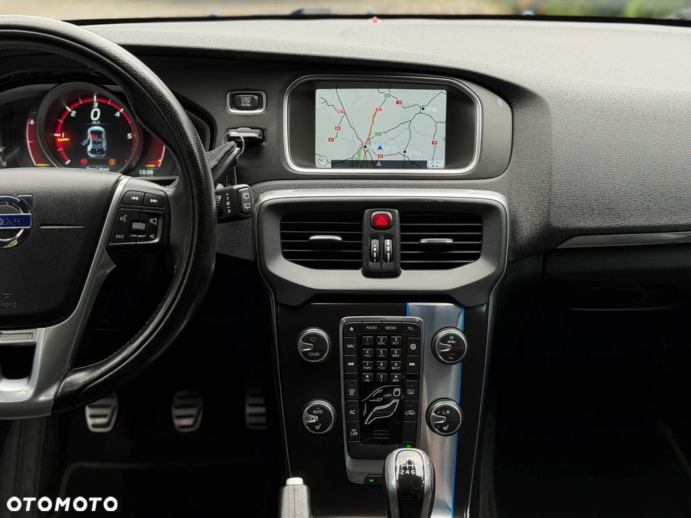 Volvo V40 D2 Drive-E R-Design Kinetic - 26