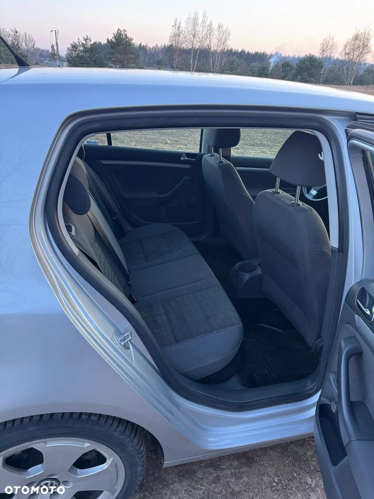 Volkswagen Golf 1.6 Q-Line - 16