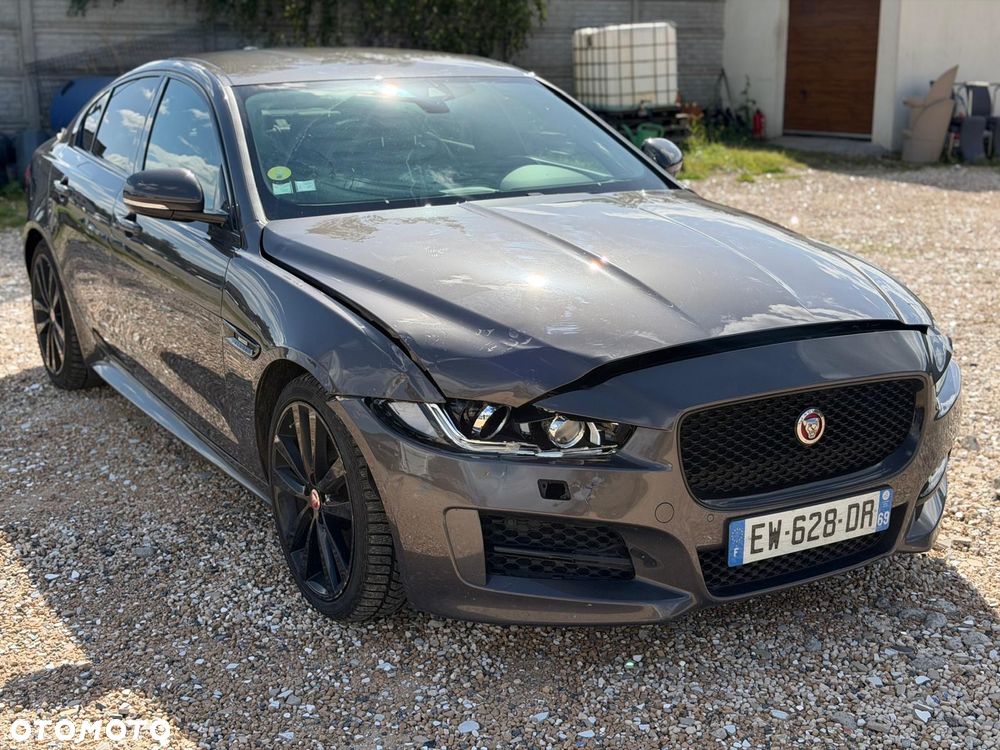 Jaguar XE 2.0 D R-Sport - 3