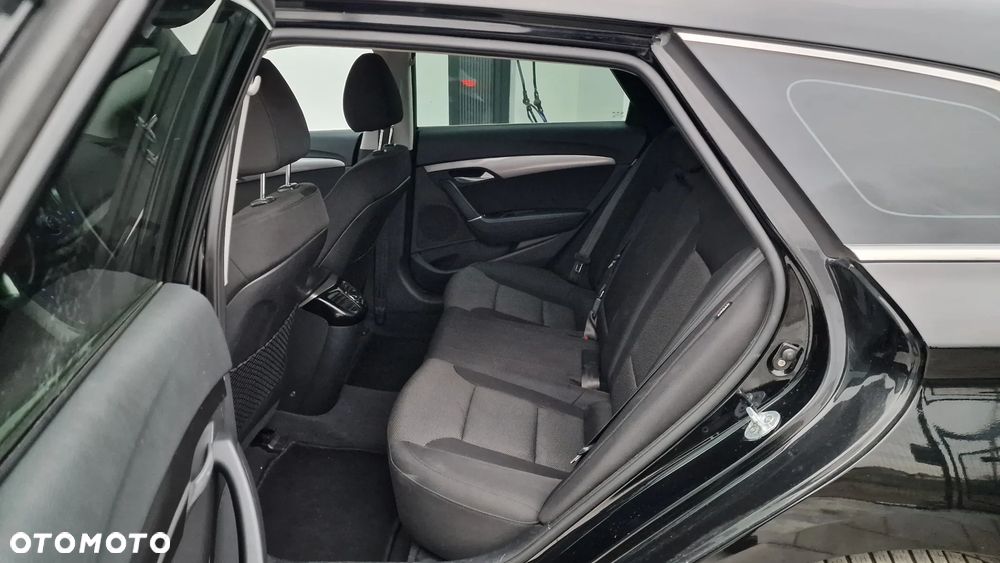 Hyundai i40 Kombi blue 1.7 CRDi Style - 28