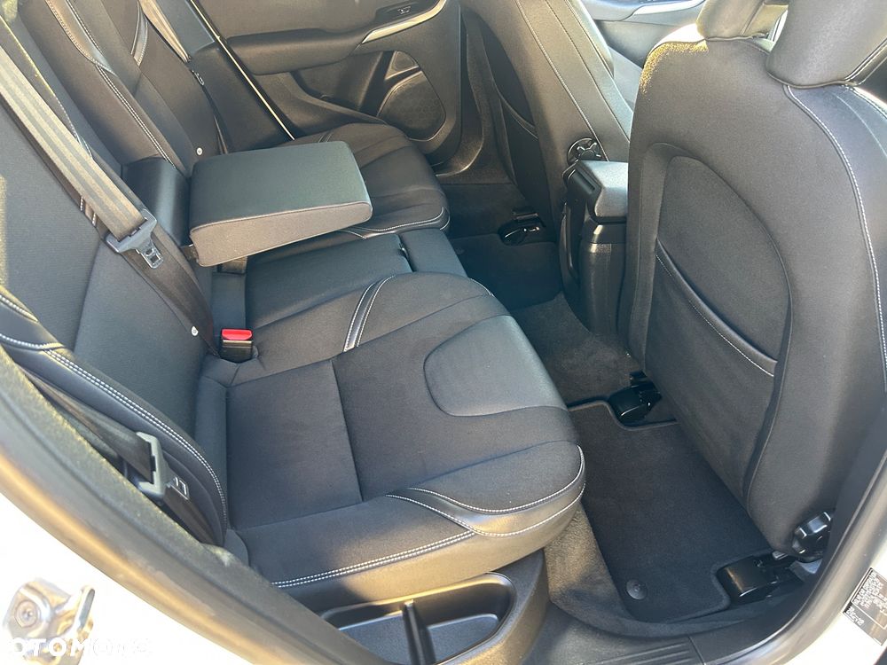 Volvo V40 D2 Kinetic - 14