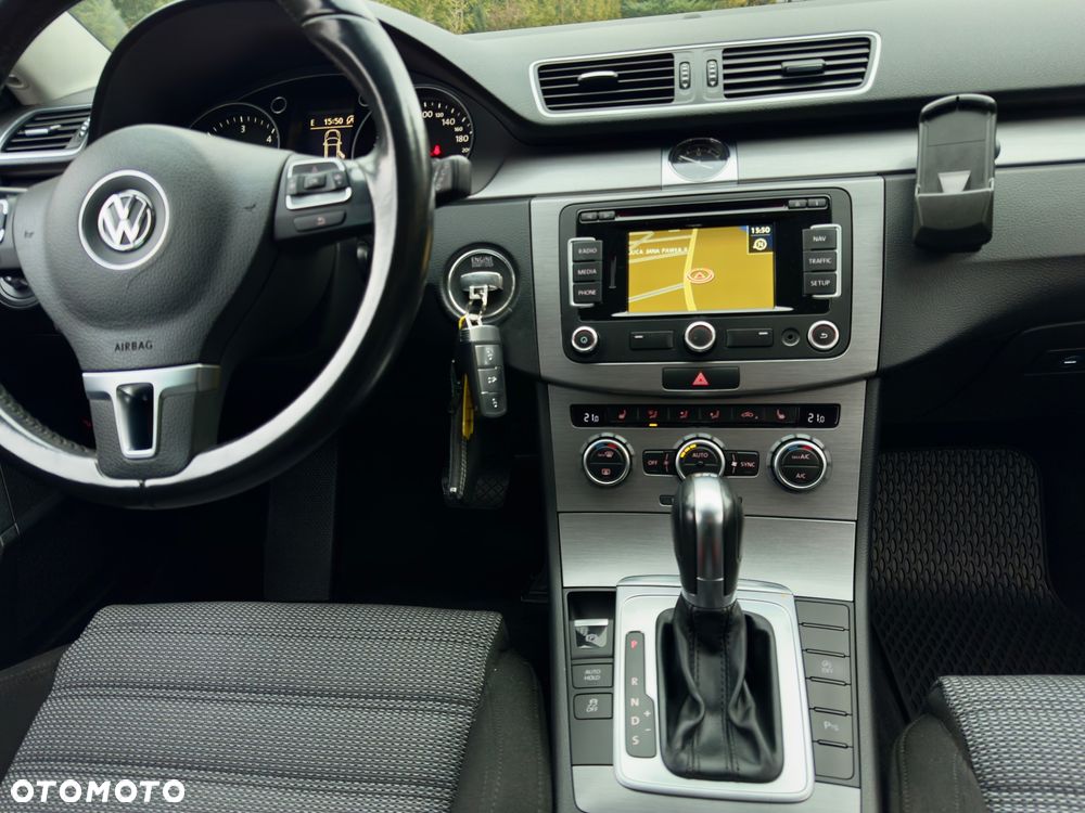 Volkswagen Passat 2.0 TDI DSG BlueMotion Technology Highline - 14