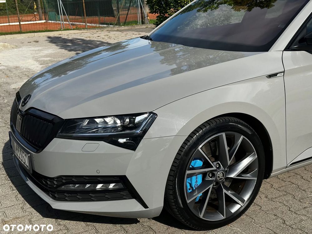 Skoda Superb 2.0 TDI SCR Sportline DSG - 9