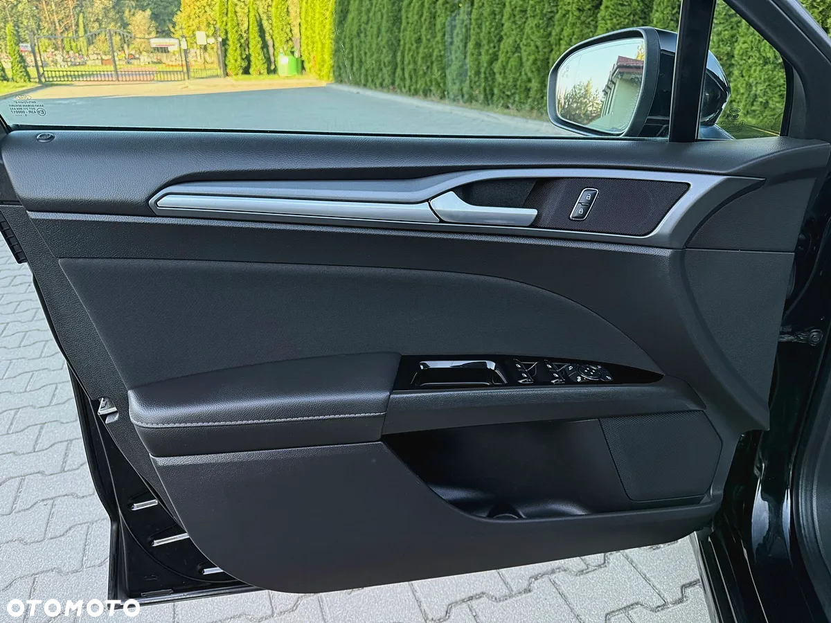 Ford Mondeo 2.0 TDCi Titanium PowerShift - 23