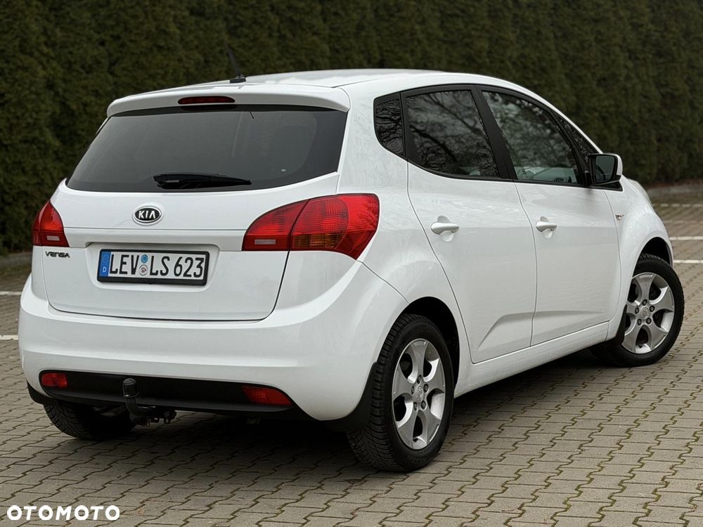 Kia Venga - 23
