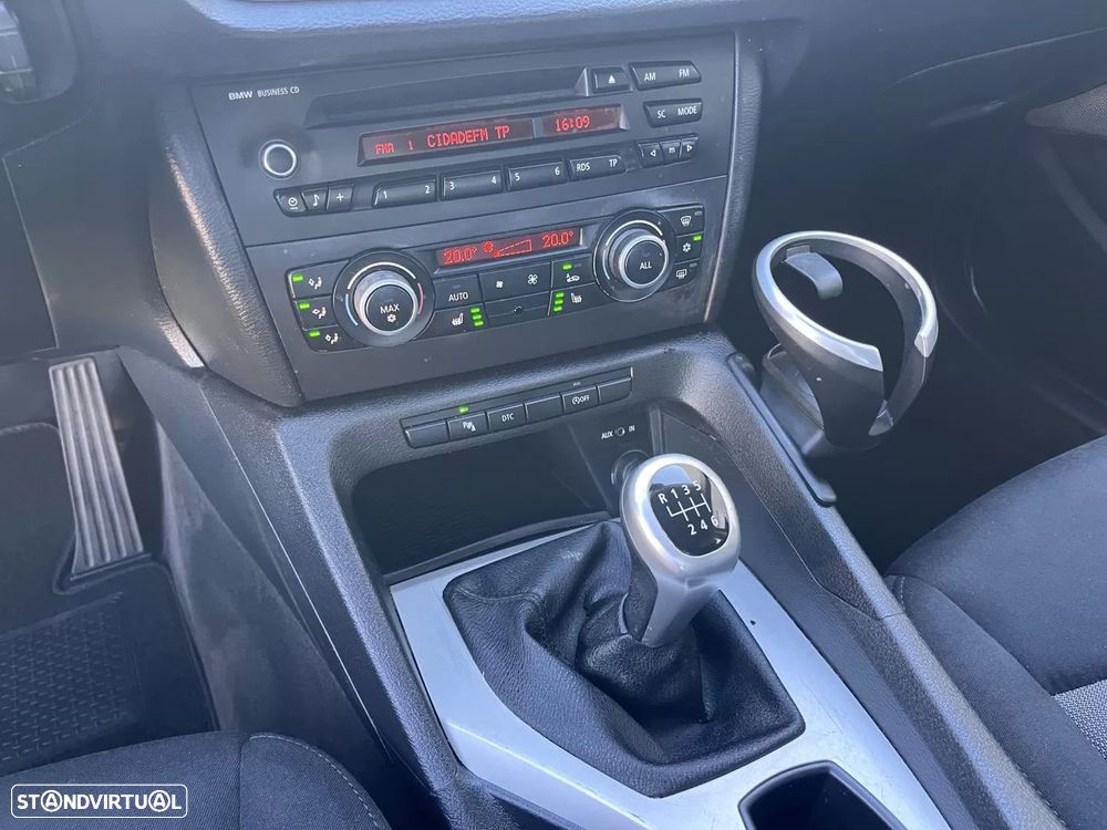 BMW X1 18 d sDrive Line Sport - 34