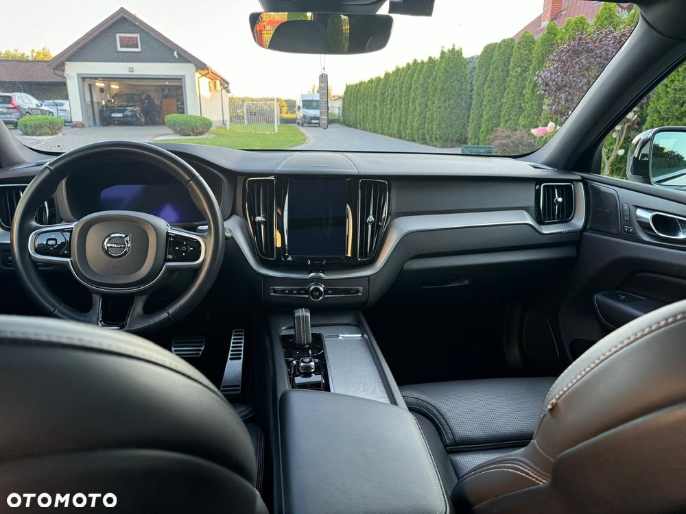 Volvo XC 60 T8 Plug-In Hybrid AWD R-Design - 23