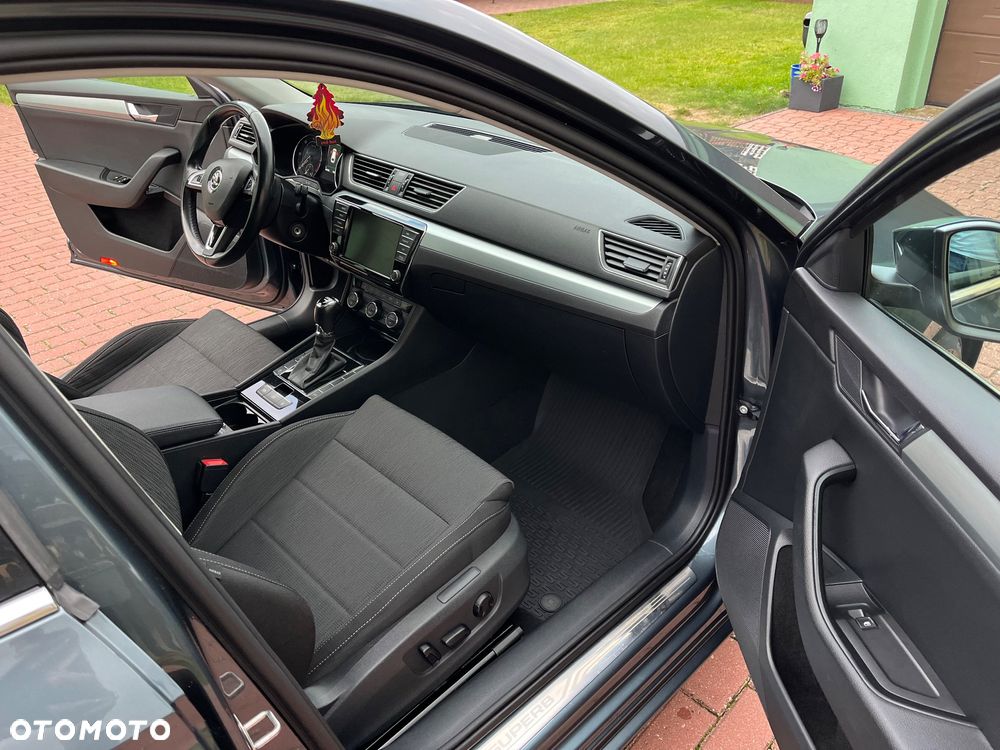 Skoda Superb 2.0 TDI DSG Ambition - 21