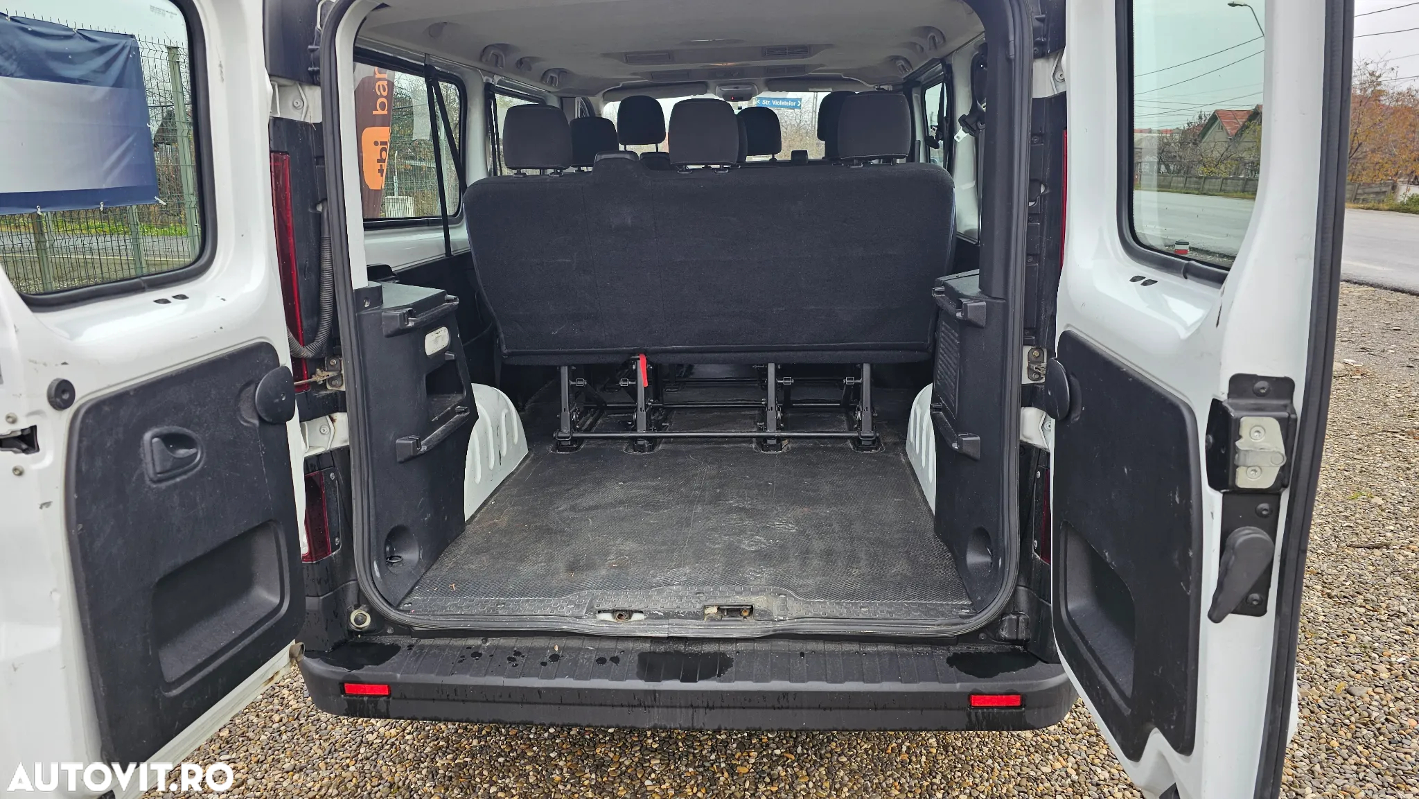 Renault Trafic - 11