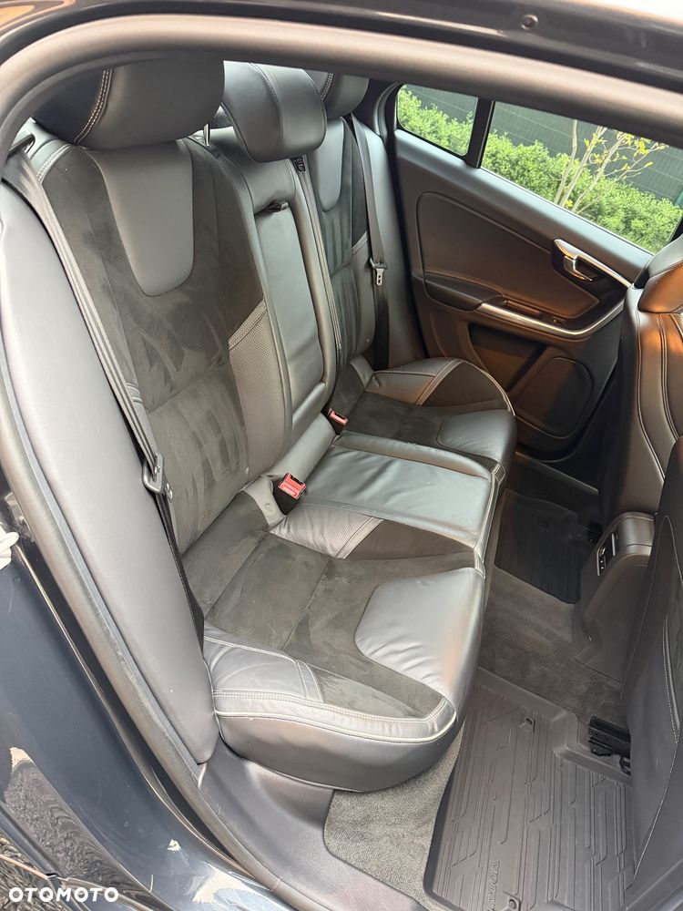 Volvo S60 D4 Geartronic Momentum - 22