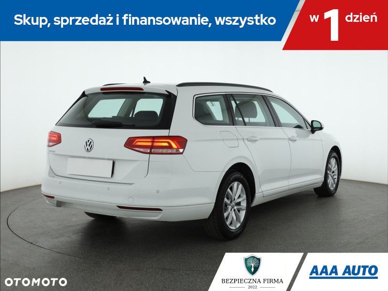 Volkswagen Passat - 6