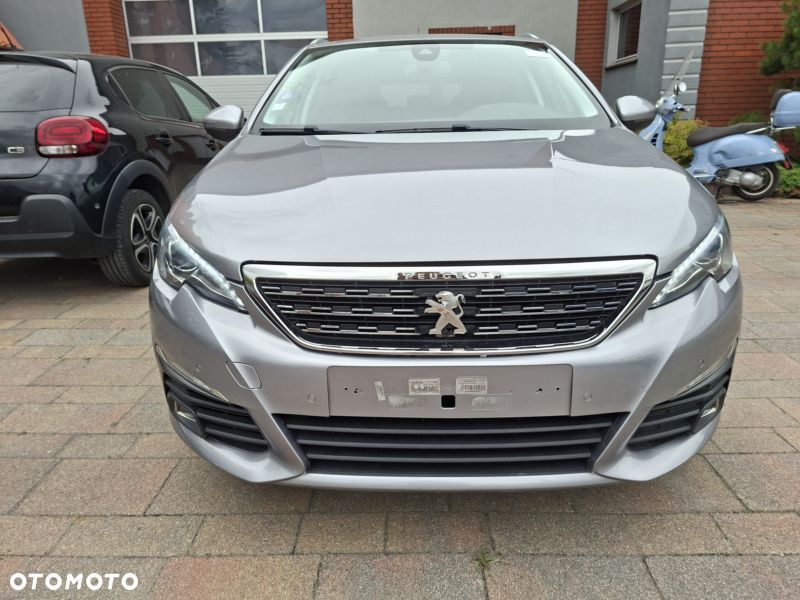 Peugeot 308 PureTech 130 GPF EAT8 Stop & Start Allure Business-Paket - 4