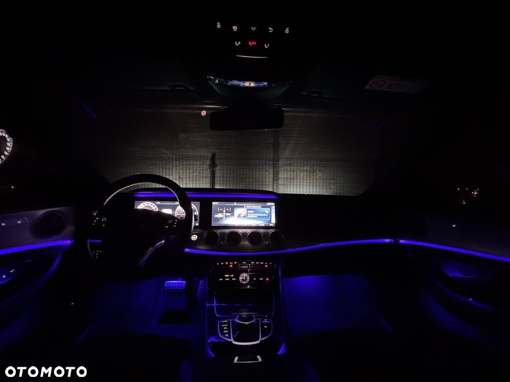 Mercedes-Benz Klasa E 220 d 4-Matic 9G-TRONIC - 16