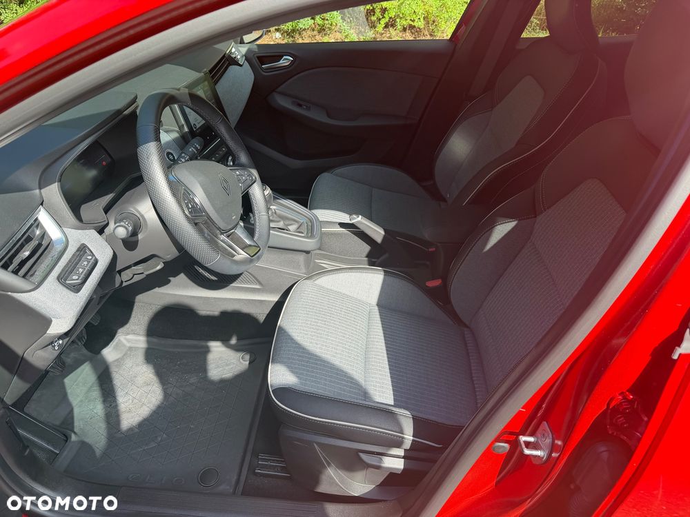 Renault Clio 1.0 TCe Techno - 12