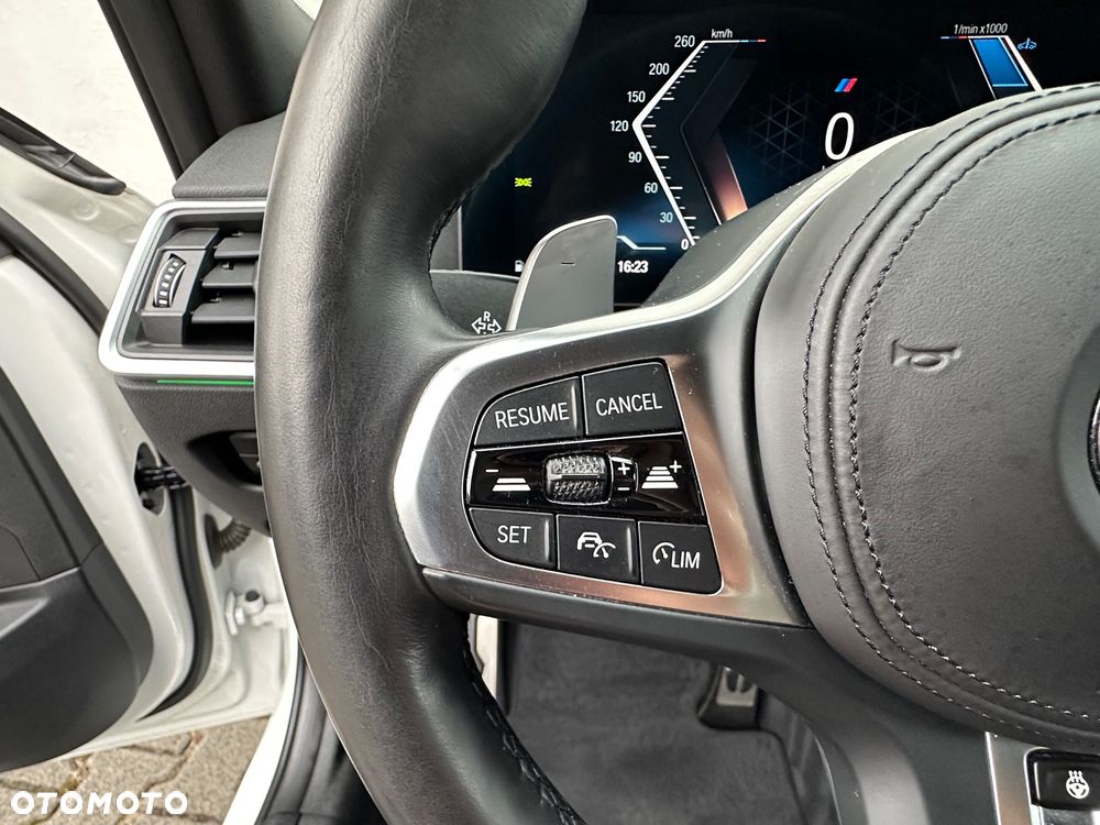 BMW Seria 3 320d xDrive M Sport - 30