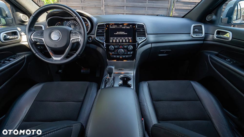 Jeep Grand Cherokee - 34