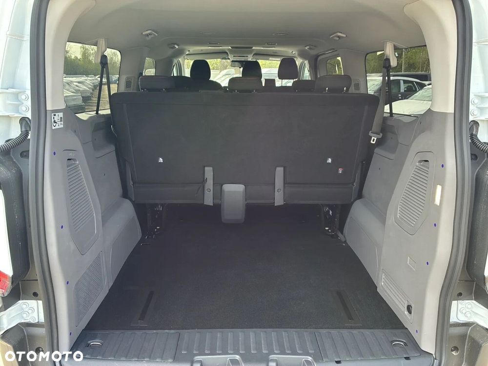 Volkswagen Caravelle - 22