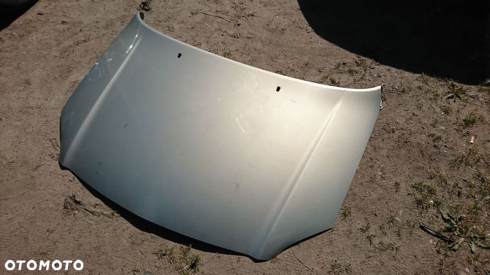 Toyota Avensis T25 maska - 2