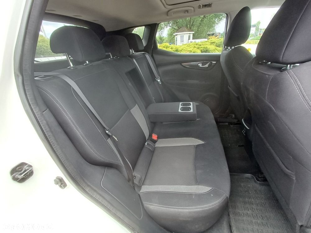 Nissan Qashqai 1.3 DIG-T N-Connecta DCT - 26