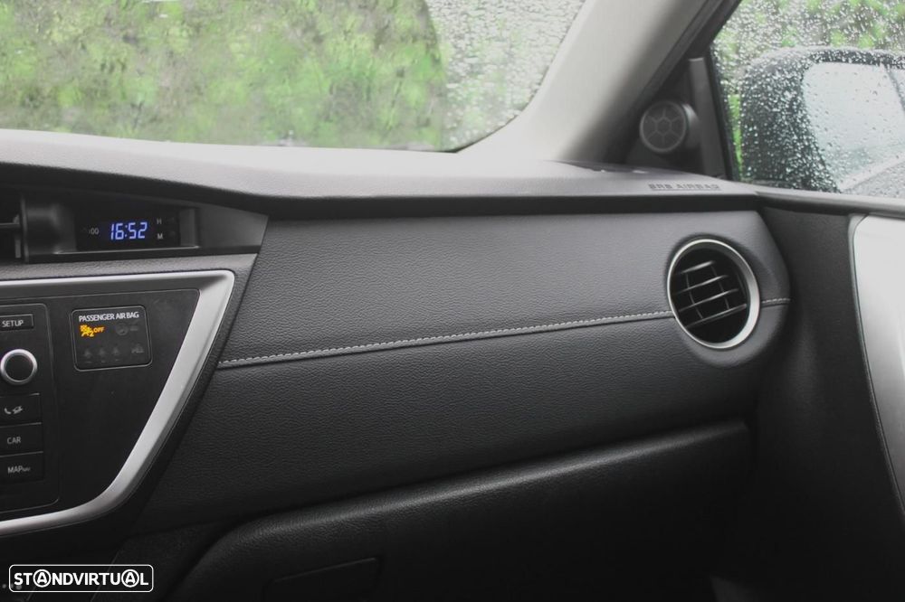 Toyota Auris 1.4 D-4D Exclusive - 31