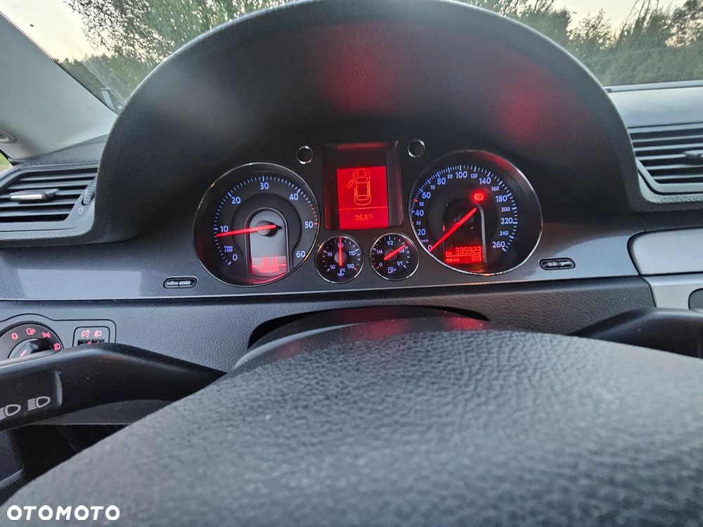 Volkswagen Passat - 23