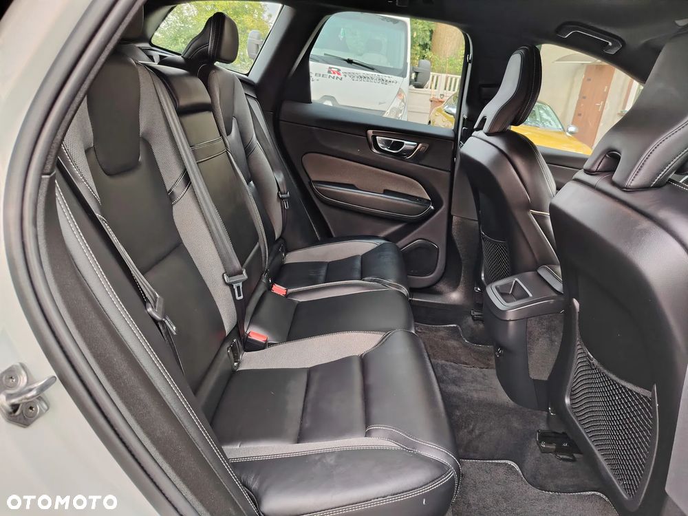 Volvo XC 60 B4 B R-Design - 28