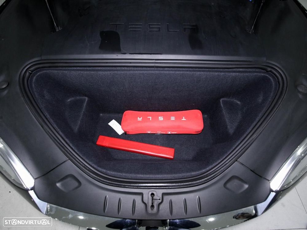 Tesla Model S - 14