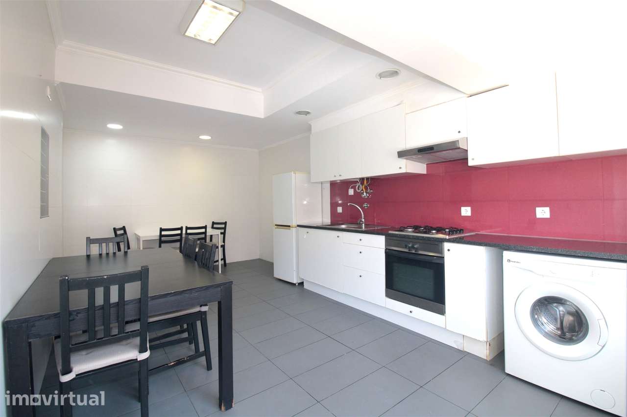 Apartamento T4 mobilado, no Bairro Norton de Matos - Grande imagem: 2/10