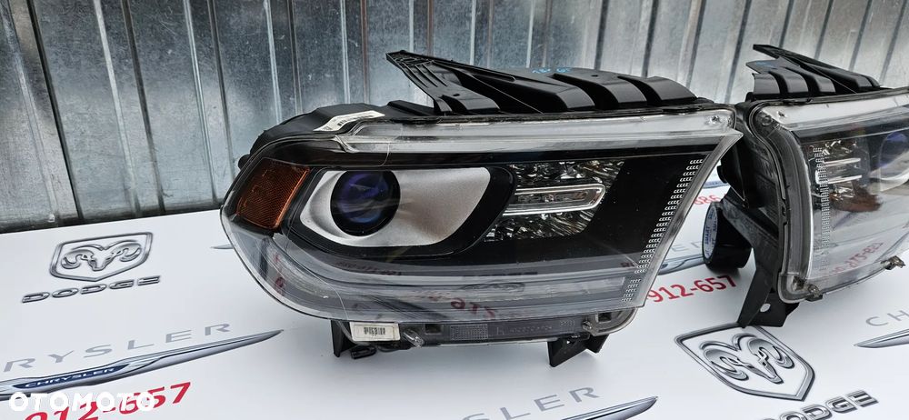 Dodge Durango III LIFT 2014- Kompletny reflektor lewy Lampa lewa P68299131AD Kompletny reflektor prawy Lampa prawa P68299130AD KOMPLETNY lampy Oryginalne MOPAR WERSJA RT GT CZARNE ŚRODKI - 3