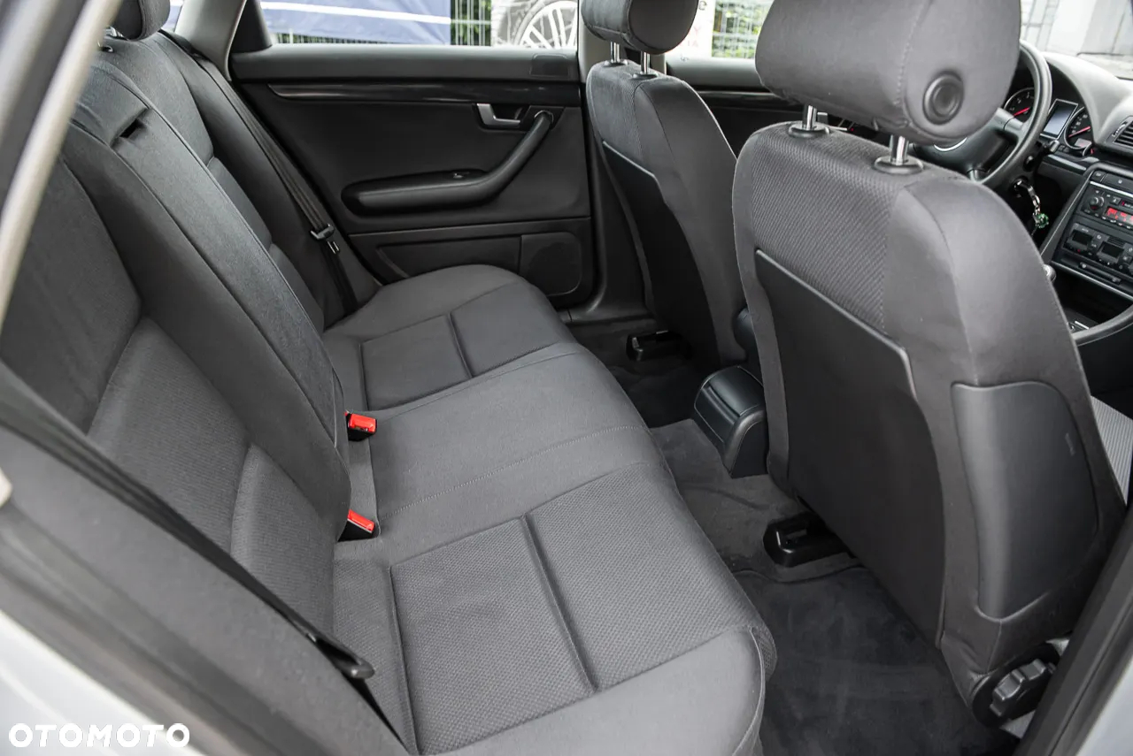 Audi A4 2.4 - 22