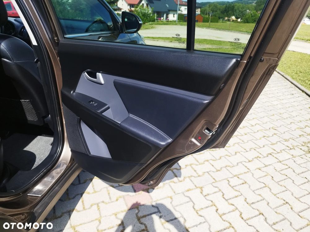 Kia Sportage 2.0 CVVT 2WD Attract - 27