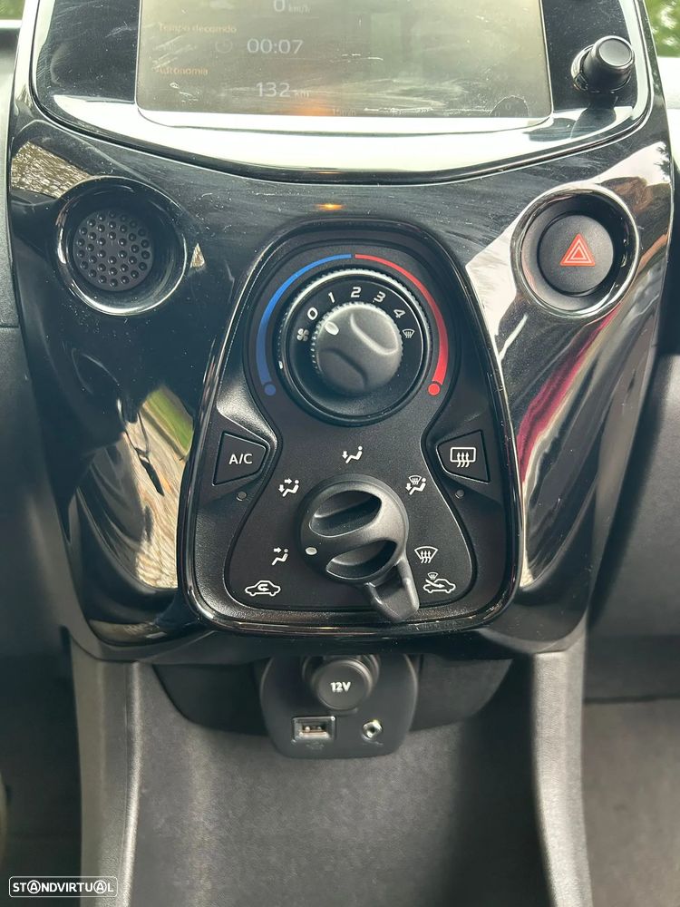 Toyota Aygo 1.0 X-Play Plus+X-Touch +TSS MM - 12