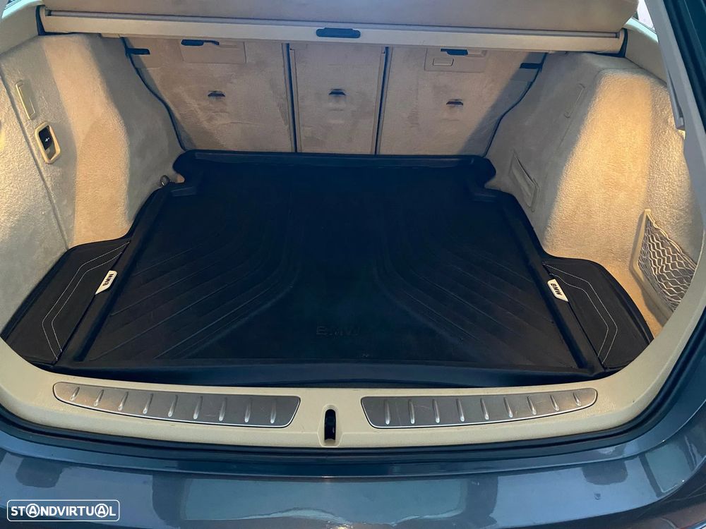 BMW 318 d Touring Auto Line Sport - 9