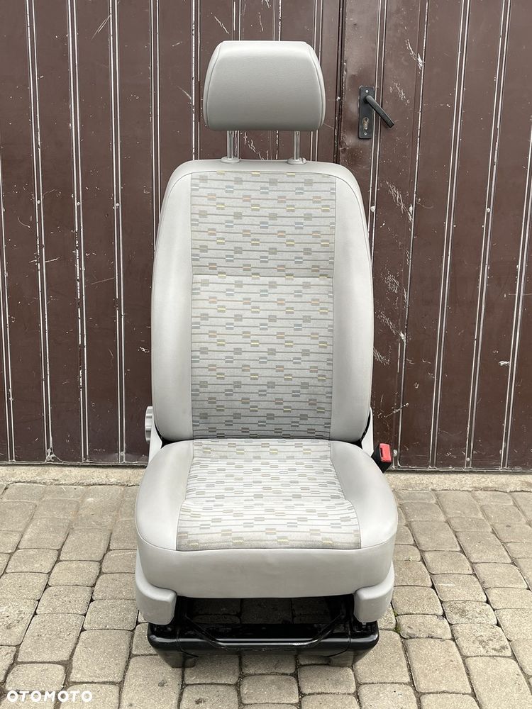FOTEL PRAWY PASAŻERA JEDYNKA PRZÓD PRZEDNI PALACE PLACE VW T5 LIFT T6 CARAVELLE DOKA TRANSPORTER EU - 2
