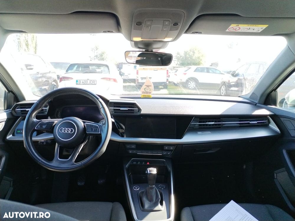 Audi A3 2.0 30 TDI Basic - 5