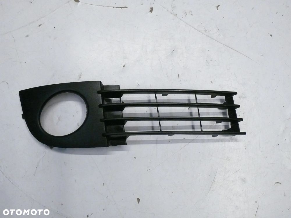 AUDI A6 C5 KRATKA ZDERZAKA PRAWA