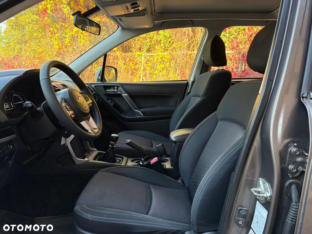 Subaru Forester 2.0 i Exclusive - 10