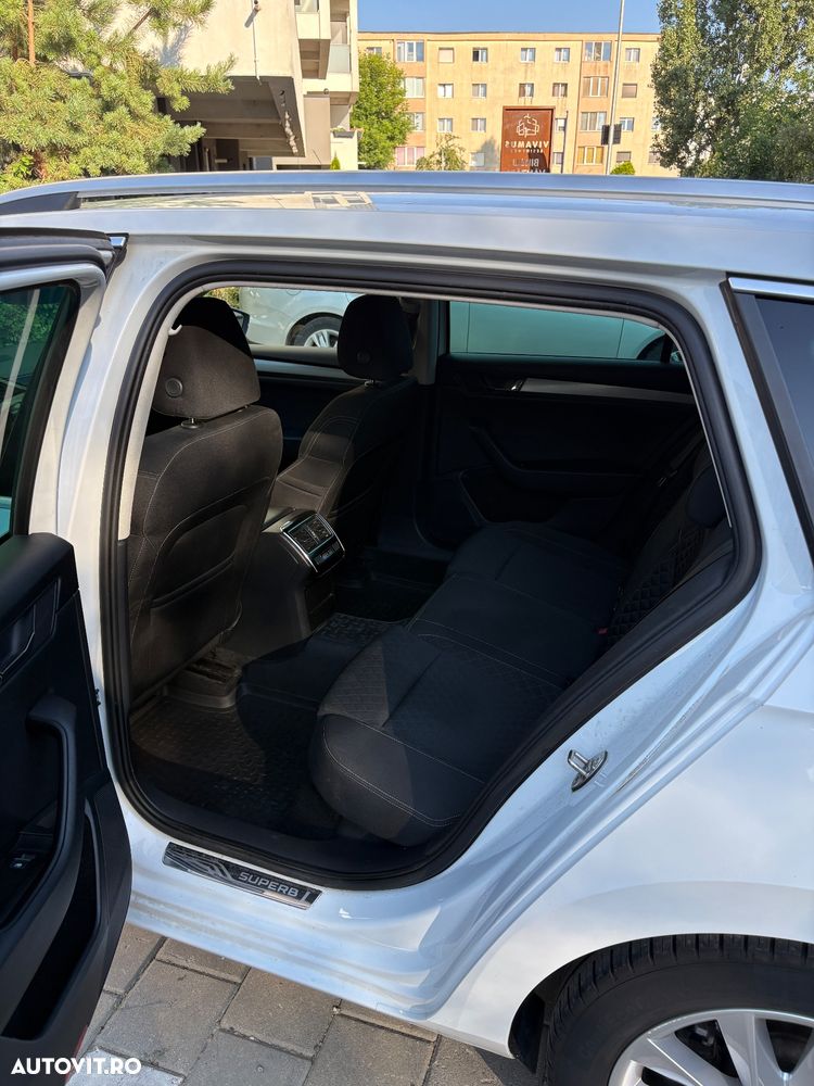 Skoda Superb 2.0 TDI DSG Style - 11