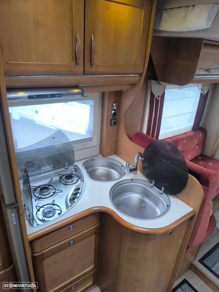 Rapido Serie 70 2 camas casal sempre feitas apenas  39.000kms sempre de garagem - 11