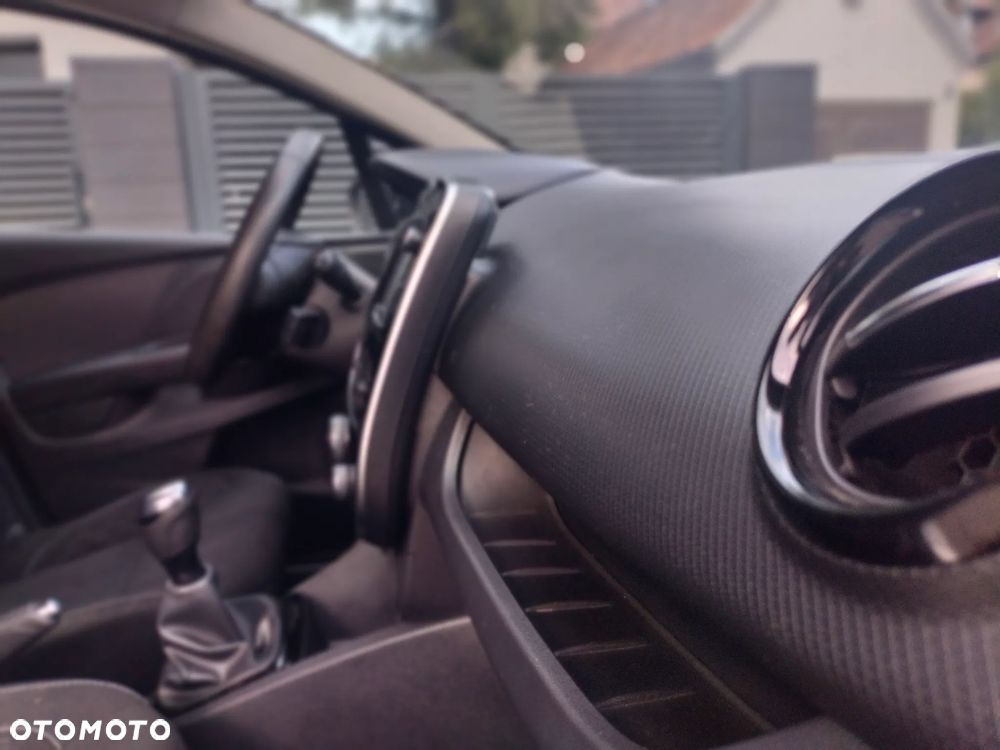 Renault Clio 1.2 16V Limited - 36