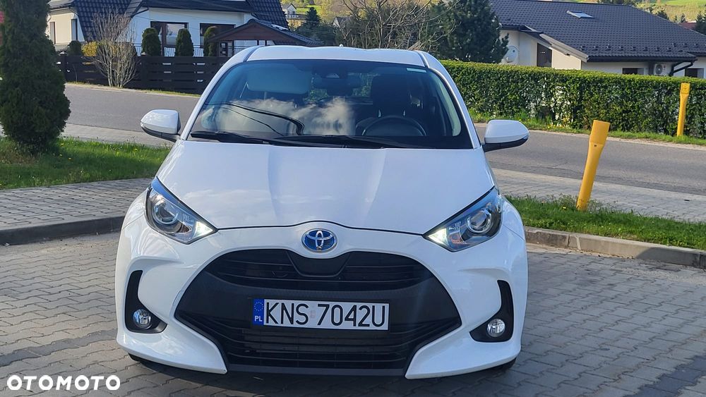 Toyota Yaris Hybrid 100 Dynamic - 2
