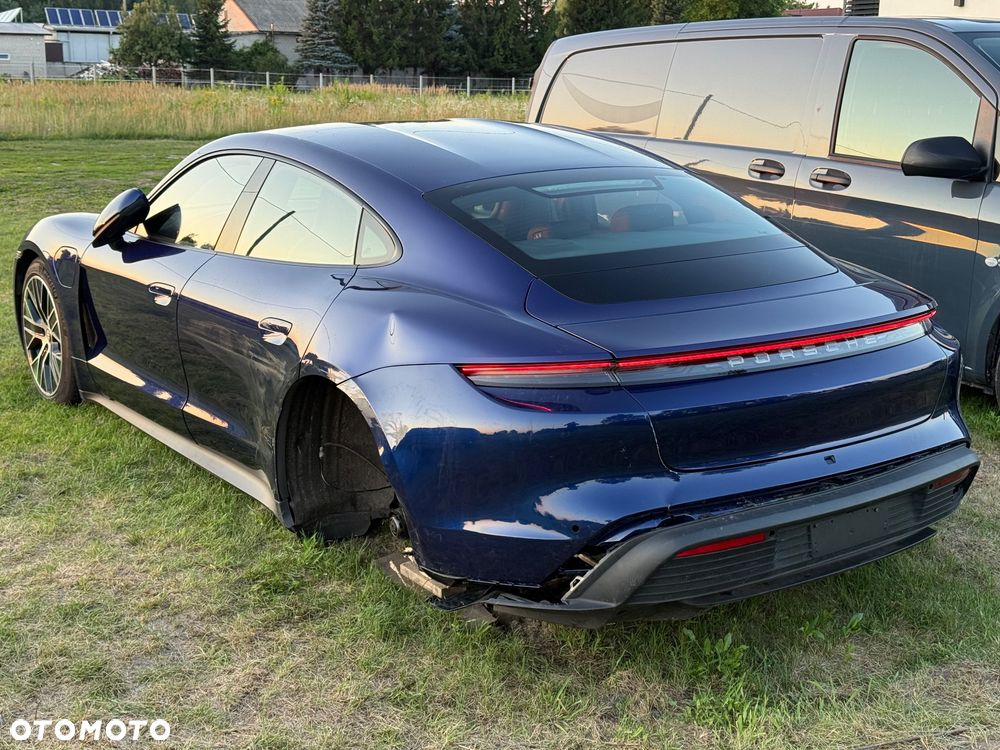 Porsche Taycan - 5