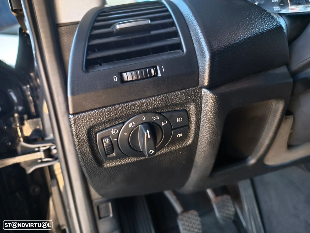 BMW 118 d Sport Line - 18