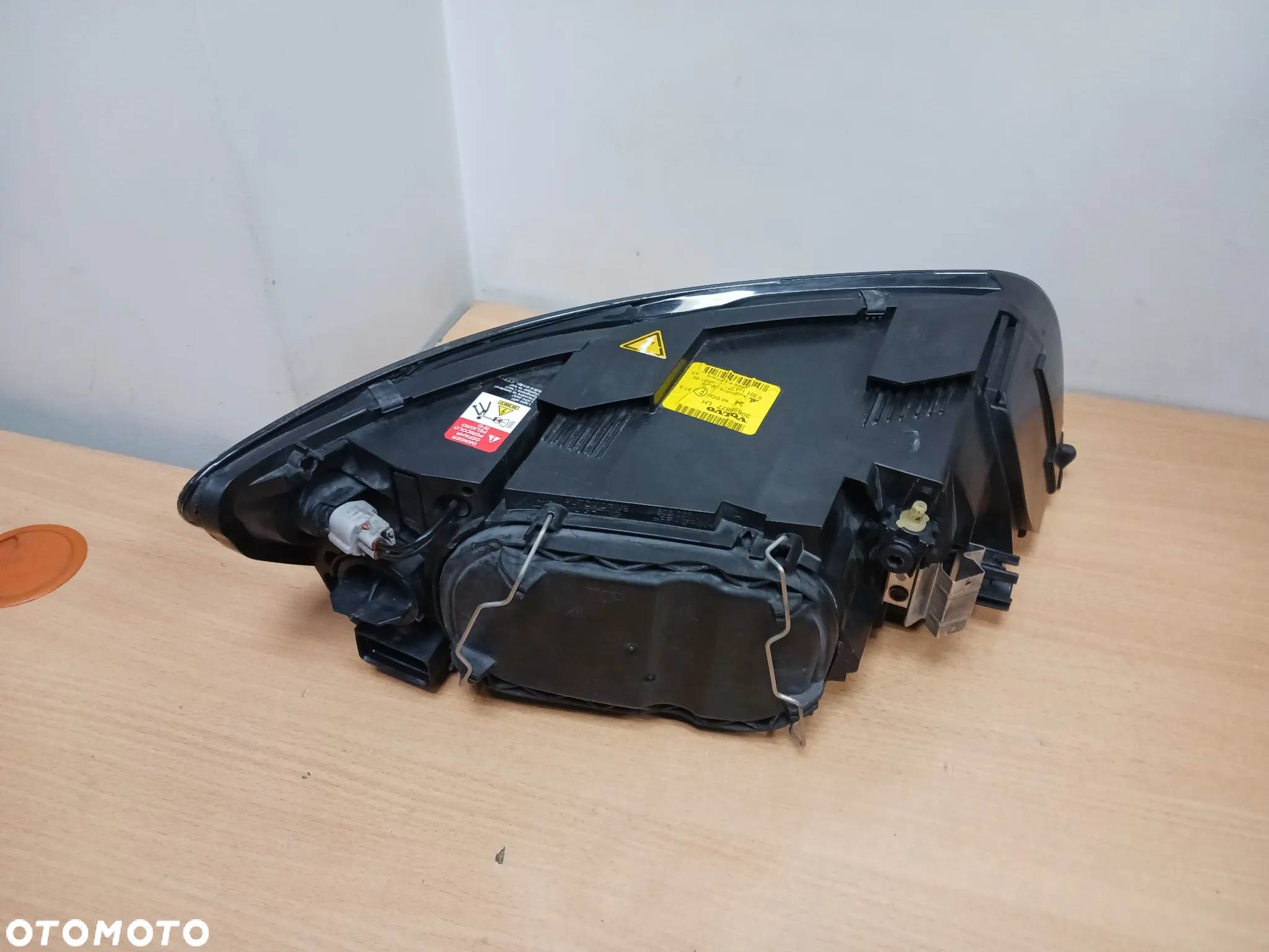 Lampa xenon lewy lewa Volvo S40 V50 2004 - 2007 r przed FL Europa - 2