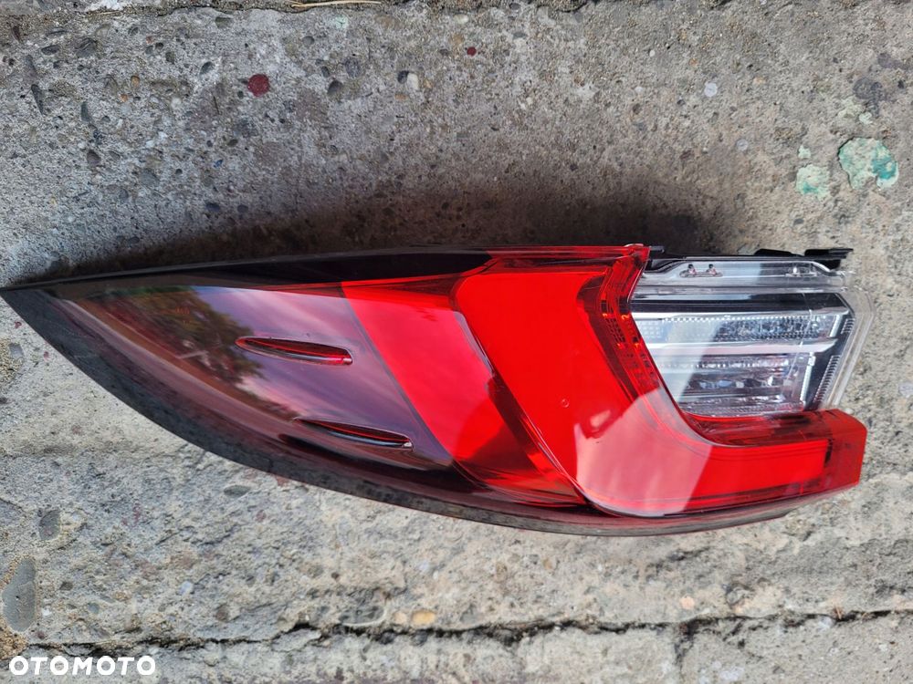 lampa prawy tył toyota corolla e21 sedan - 6