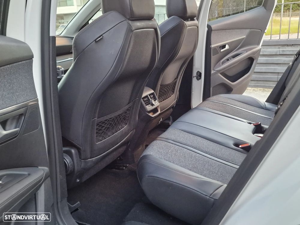 Peugeot 3008 PureTech 130 Stop & Start GPF Allure - 11