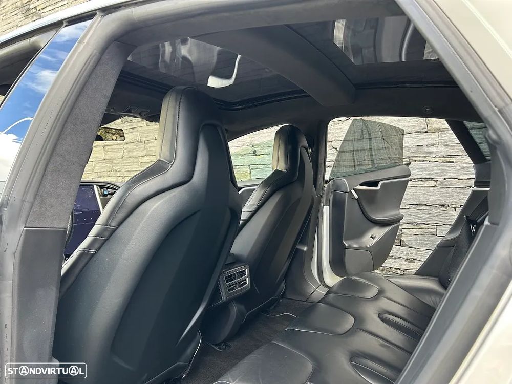 Tesla Model S - 16