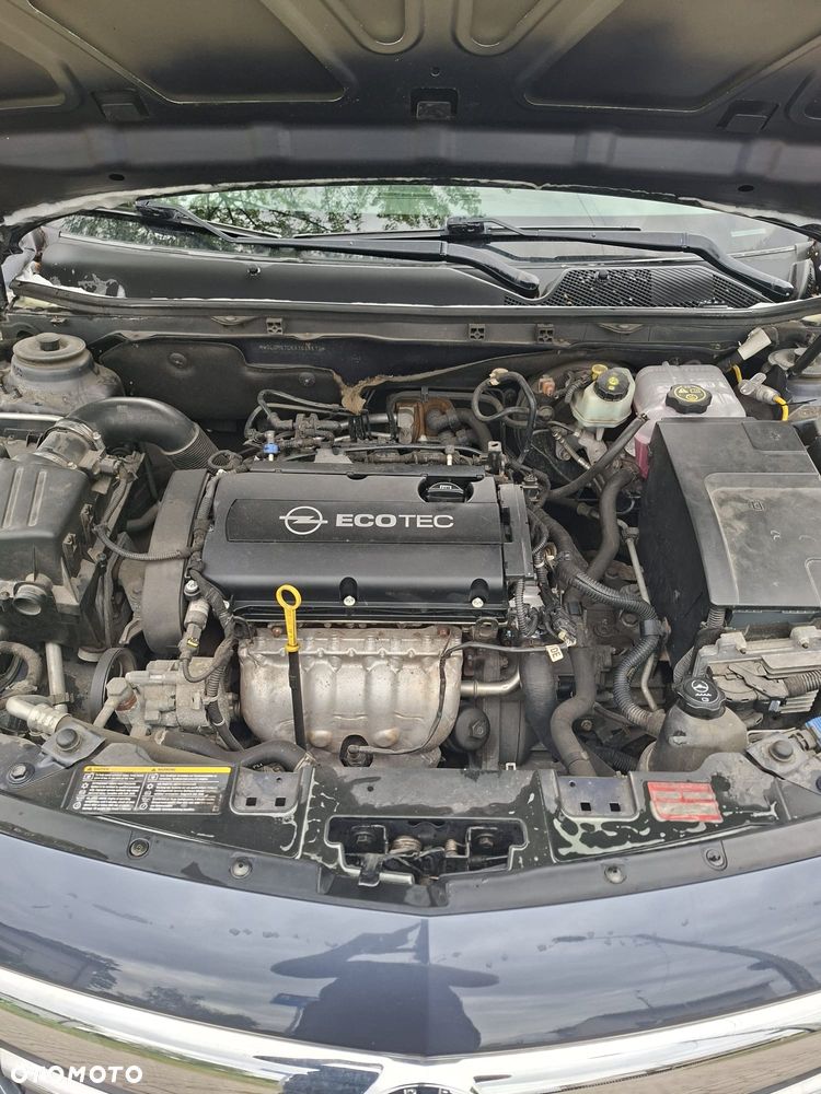 Opel Insignia 1.8 - 9